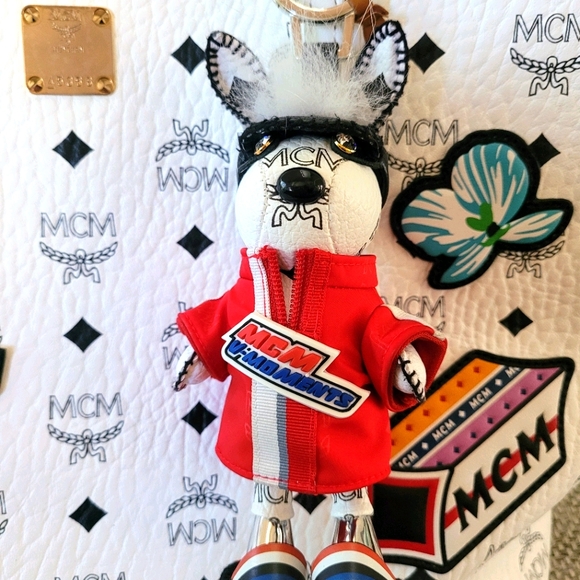 MCM Moments Anya Tote w/Bunny Charm - Picture 2 of 14